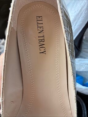 Ellen Tracy Neutral Faux Croc-Embossed Heel Classic Office Cream Sand 7.5 M